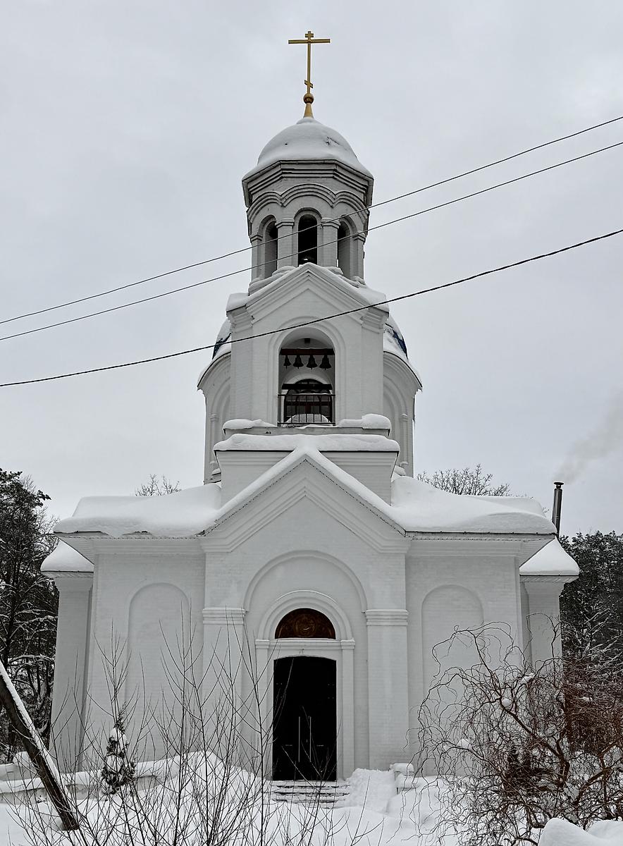 Вид с запада, фасады. Церковь Покрова Пресвятой Богородицы (новая), Чечевичи (Быховский район, Беларусь, Могилёвская область)