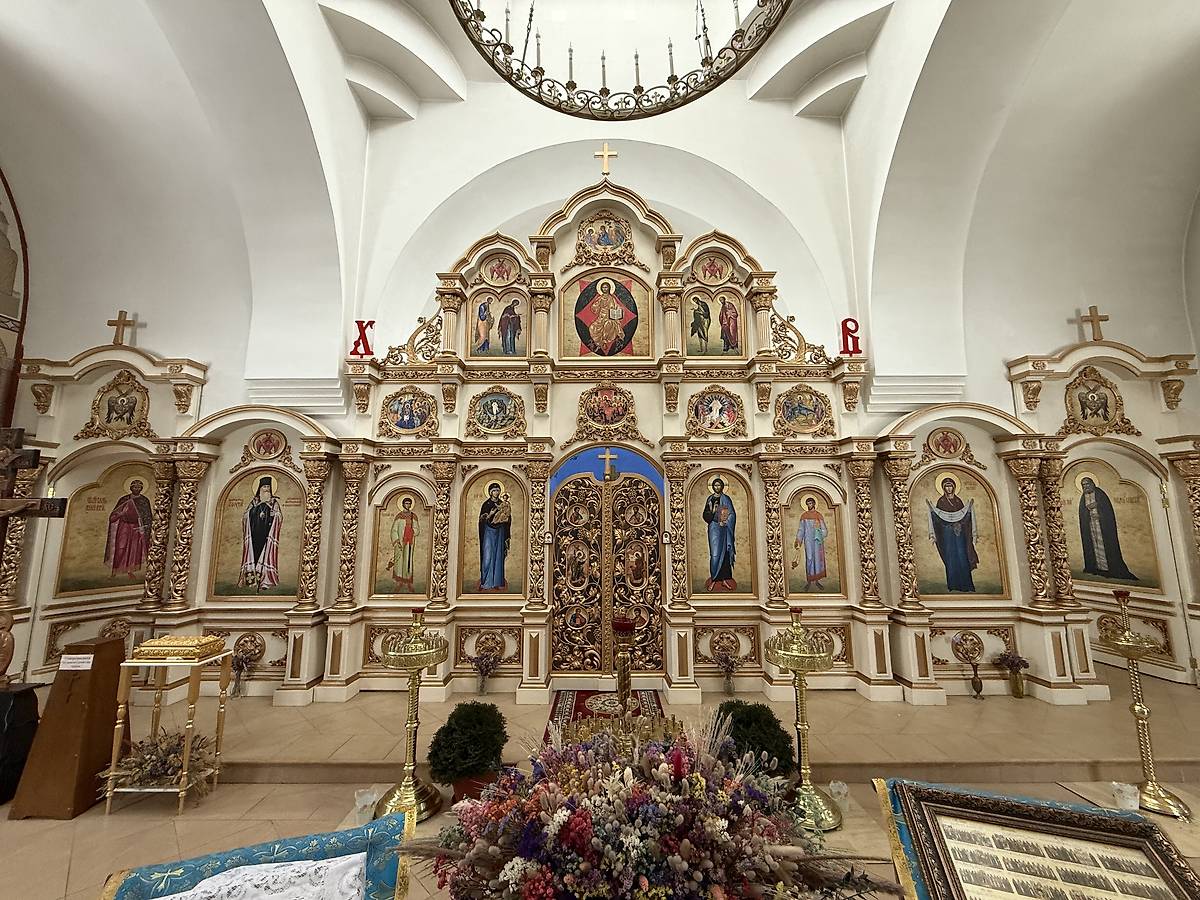 Иконостас, интерьер и убранство. Церковь Покрова Пресвятой Богородицы (новая), Чечевичи (Быховский район, Беларусь, Могилёвская область)