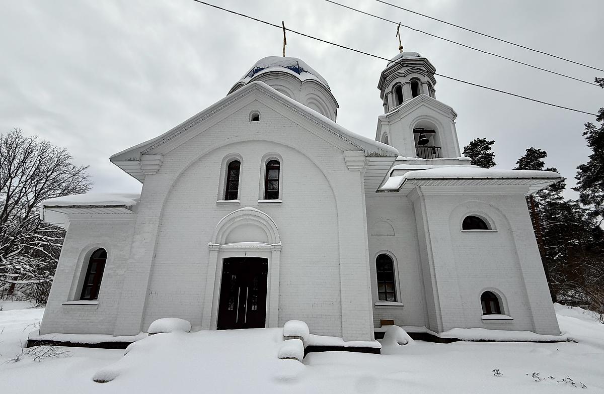 Вид с севера, фасады. Церковь Покрова Пресвятой Богородицы (новая), Чечевичи (Быховский район, Беларусь, Могилёвская область)