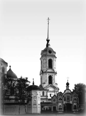 Троицкий Рождества Богородицы Оптин монастырь. Церковь Иоанна Предтечи, Болхов (Болховский район, Орловская область). архивная фотография, колокольня Источник http://www.bolhov.ru  автор - Юрий Сташков, г.Болхов  