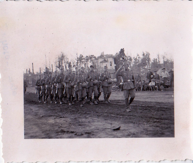 Жлобин. Церковь Троицы Живоначальной. архивная фотография, Вид на храм с юго-восточной стороны. Фото 1941 г. с аукциона e-bay.de