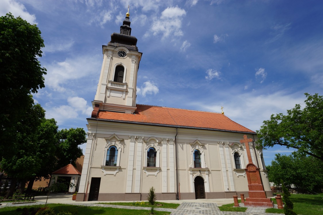 Вршац. Церковь Успения Пресвятой Богородицы. фасады