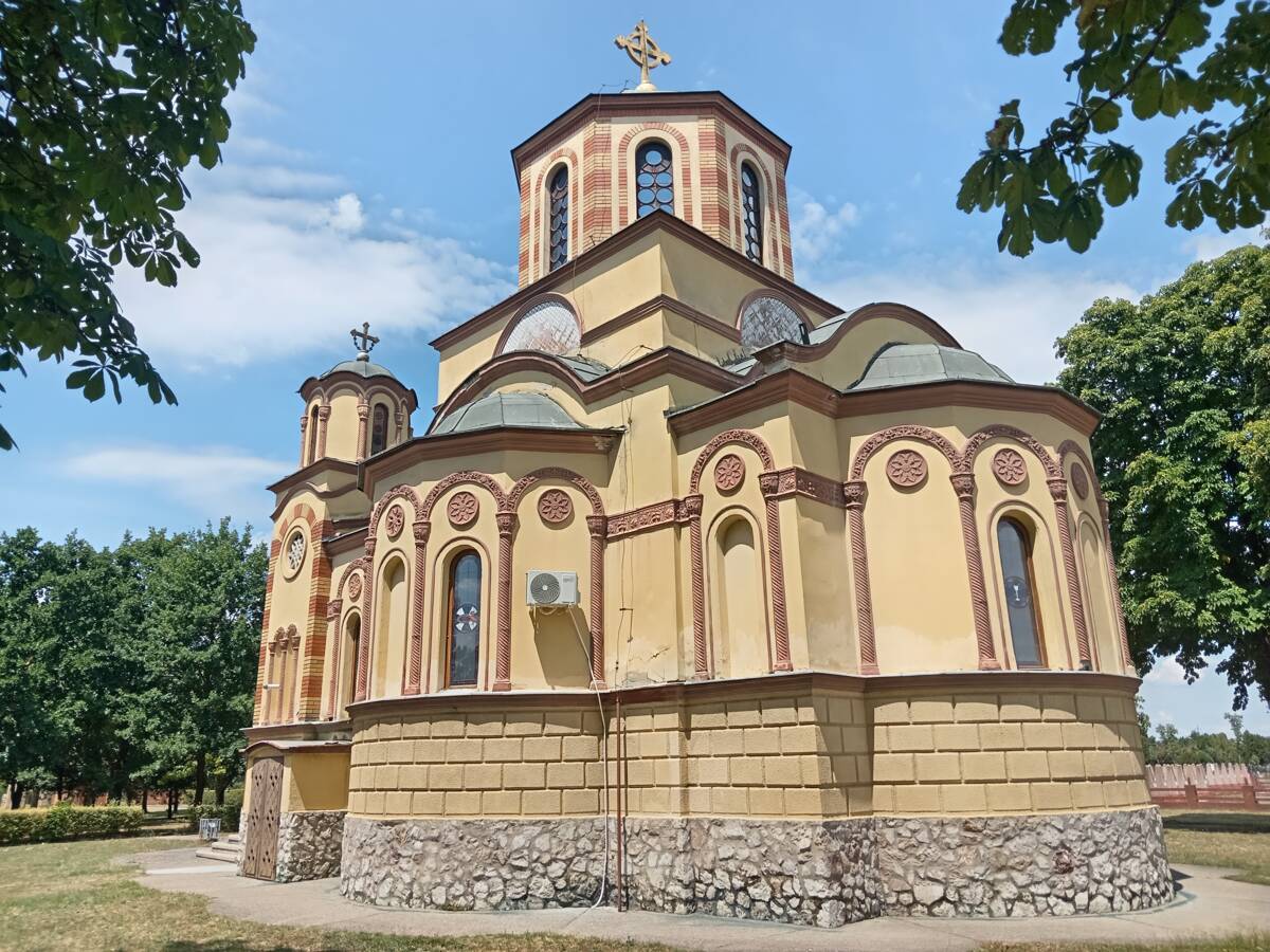Сомборский Стефановский монастырь. Церковь Стефана архидиакона, Сомбор (АК Воеводина, Западно-Бачский округ, Сербия). фасады