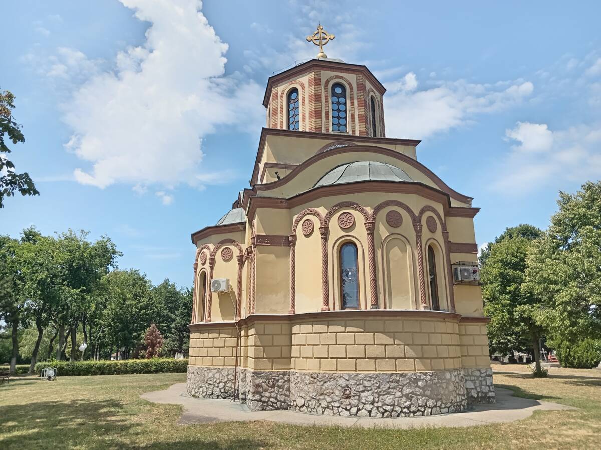 Сомборский Стефановский монастырь. Церковь Стефана архидиакона, Сомбор (АК Воеводина, Западно-Бачский округ, Сербия). фасады