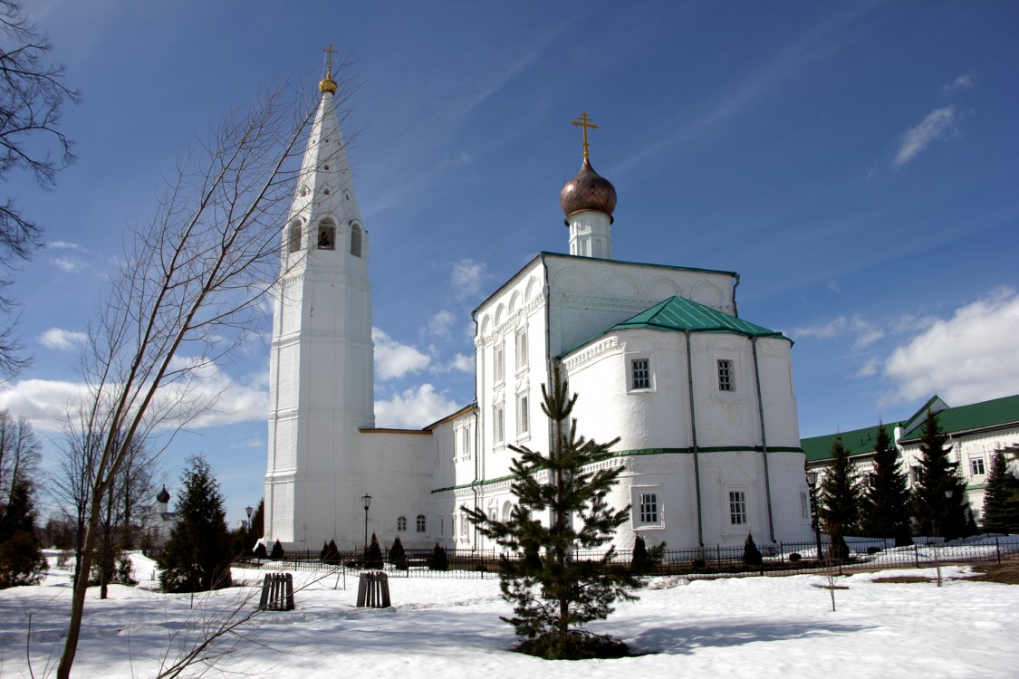 Ежово. Мироносицкий женский монастырь. Церковь Жён-мироносиц. фасады