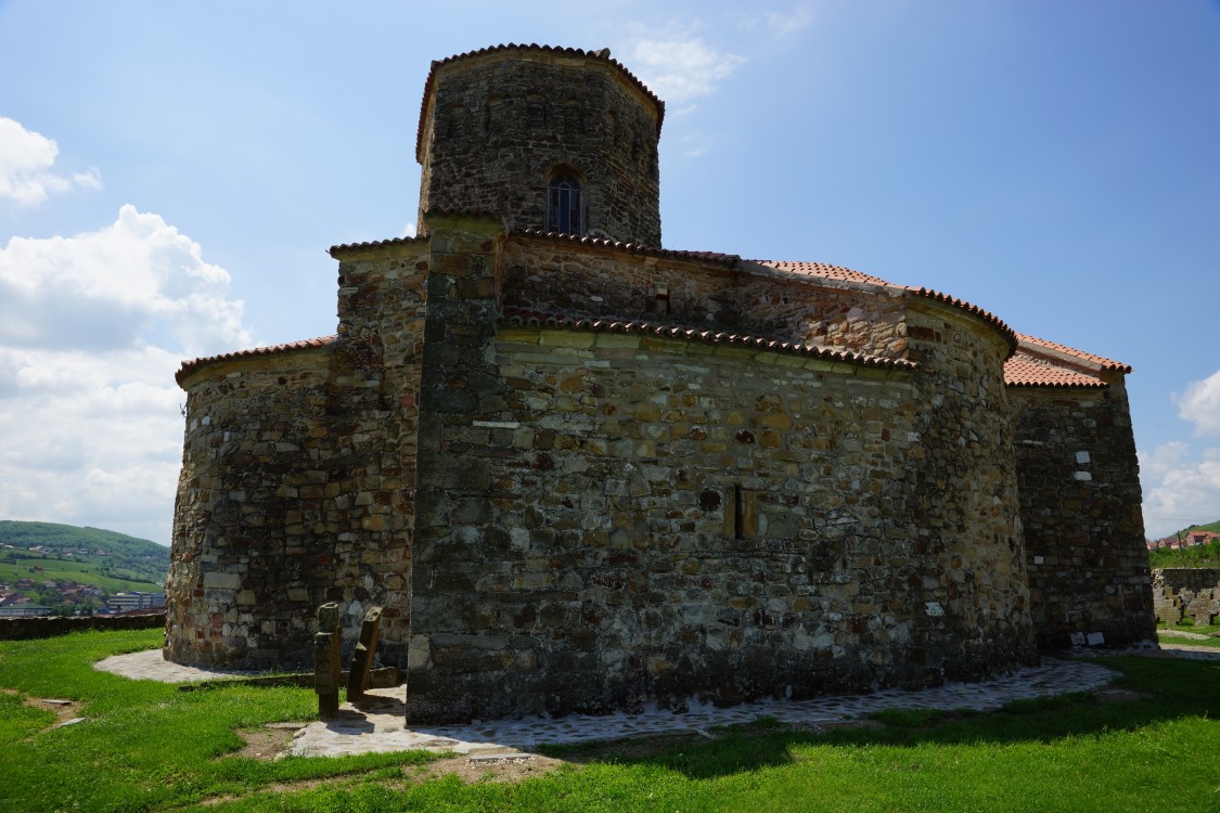 Церковь Петра и Павла, Постенье (Рашский округ, Сербия). фасады