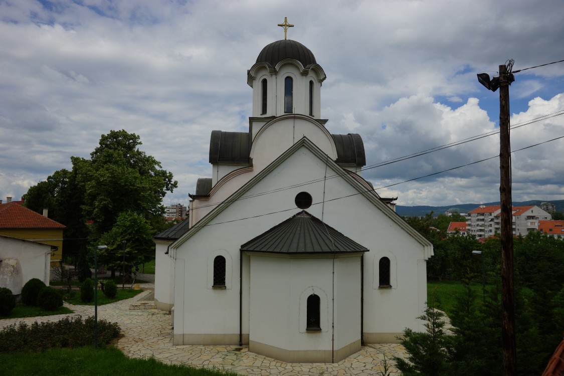 Церковь Перенесения мощей Николая Мирликийского Чудотворца в Бари, Ниш (Нишавский округ, Сербия). фасады