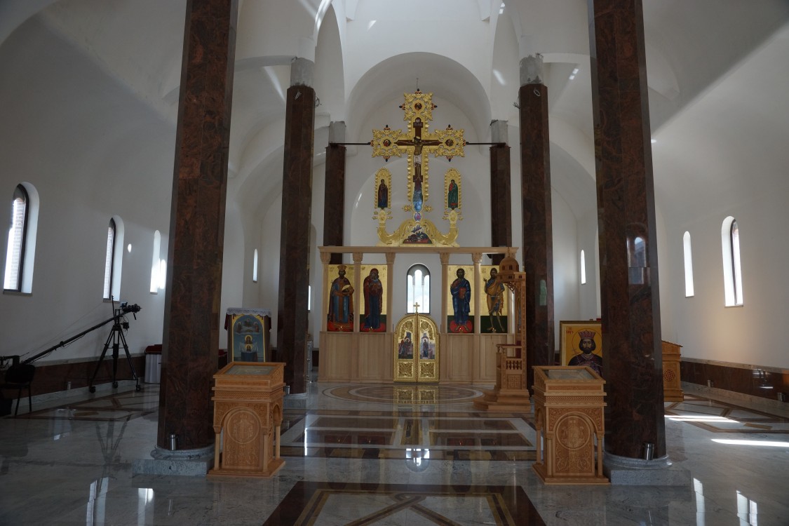 Церковь Лазаря Сербского, Вишеград (Босния и Герцеговина, Прочие страны). интерьер и убранство