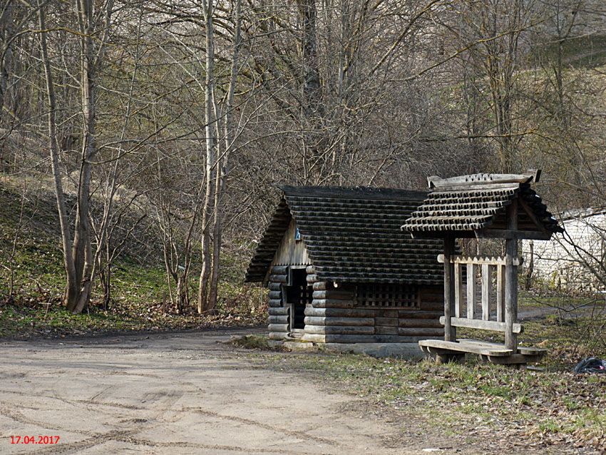 Изборск. Часовня Николая Чудотворца. общий вид в ландшафте