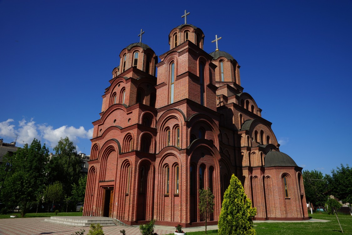 Пожаревац. Церковь Параскевы Сербской. фасады