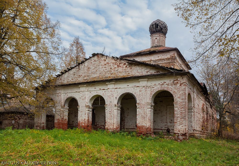 Ликурга. Церковь Михаила Архангела. фасады