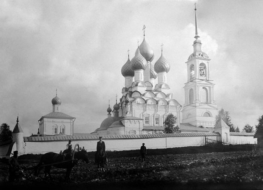 Храмовый комплекс. Церкви Троицы Живоначальной и Михаила Архангела, Ликурга (Буйский район, Костромская область). архивная фотография, Фото С.А.Орлова нач.20 века.(Фотоархив ИИМК РАН).