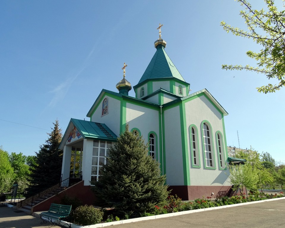 Первомайск. Церковь Варвары великомученицы. общий вид в ландшафте