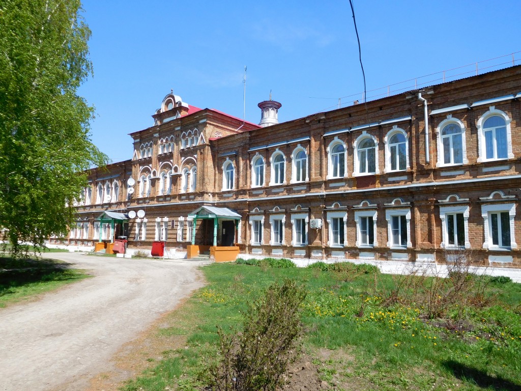 Красный Городок. Раковский Свято-Троицкий женский монастырь. фасады, Бывший игуменский корпус