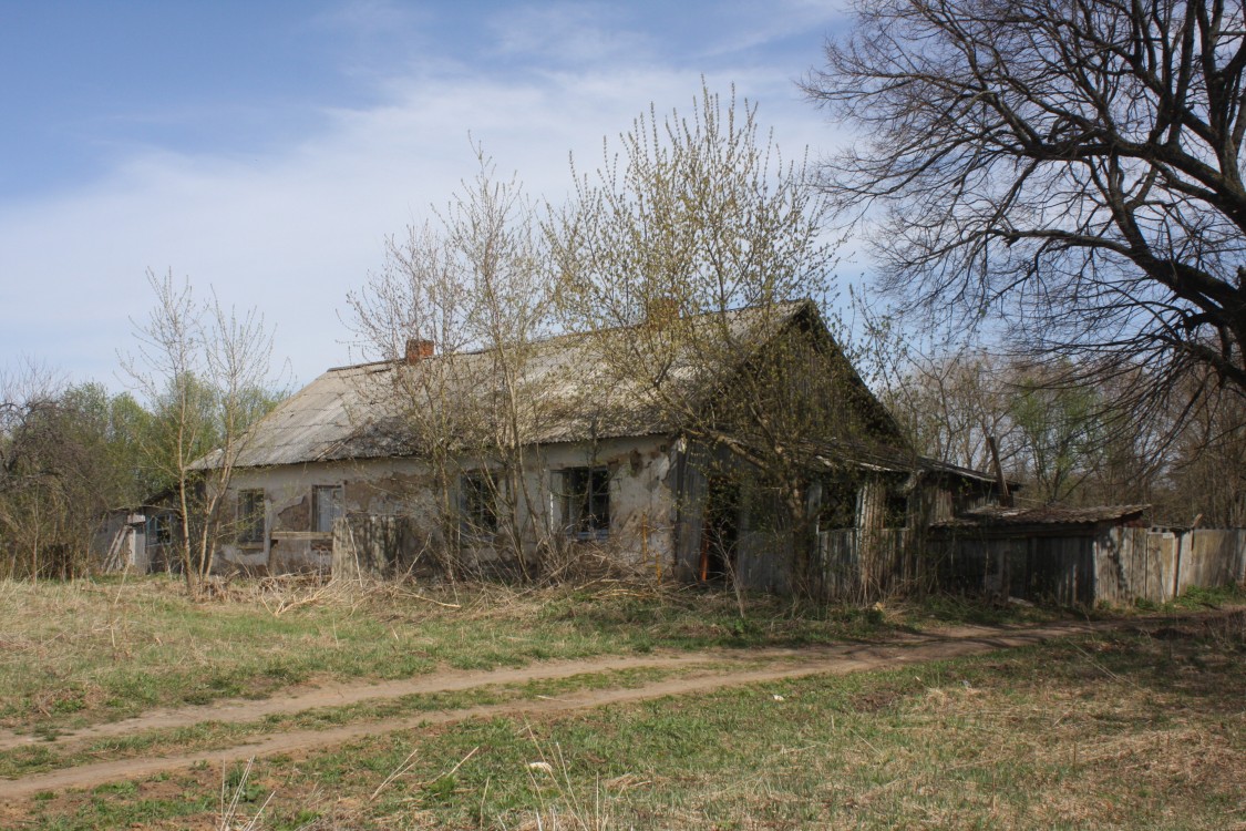 Церковь Покрова Пресвятой Богородицы, Мокрое (Арсеньевский район, Тульская область). дополнительная информация, Вид на церковное место с юга.