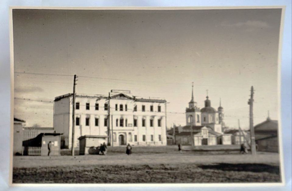 Фото 1942 г. с аукциона e-bay.de, архивная фотография. Церковь Владимирской иконы Божией Матери, Белёв (Белёвский район, Тульская область)