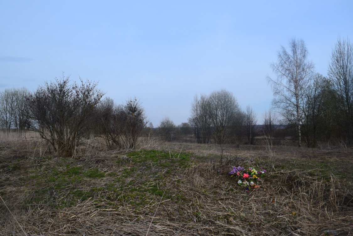 Церковь Покрова Пресвятой Богородицы, Усты (Сухиничский район, Калужская область). дополнительная информация, Храмовое место