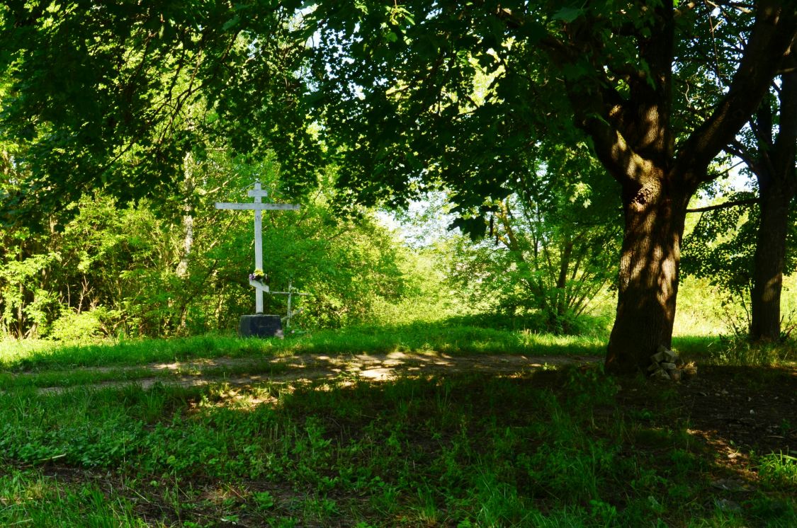 Церковь Николая Чудотворца, Речица (Жуковский район, Брянская область). дополнительная информация, Поклонный крест на месте церкви