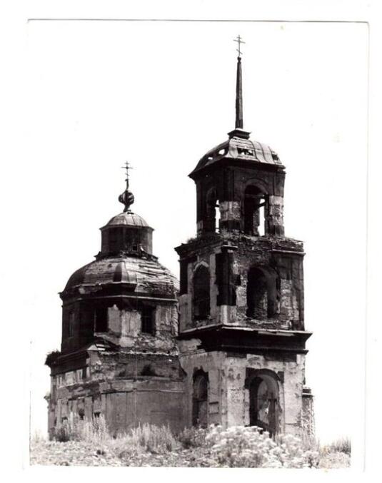 Фото из краеведческого музея Самарской области, архивная фотография. Церковь Троицы Живоначальной, Большое Куроедово (Бугурусланский район, Оренбургская область)