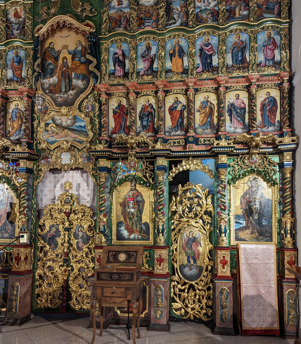 Церковь Перенесения мощей Николая Чудотворца в Бари, Белград (Белград, округ, Сербия). интерьер и убранство