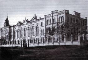 Короча. Домовая церковь Димитрия Солунского при бывшей женской гимназии