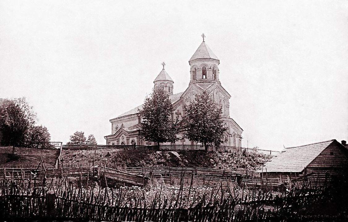 Церковь Троицы Живоначальной, Крево (Сморгонский район, Беларусь, Гродненская область). архивная фотография, Вид храма до войны. Частная коллекция. Фото 1900-х годов