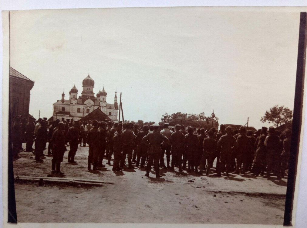 Церковь Михаила Архангела (старая), Мельница (Ковельский район, Украина, Волынская область). архивная фотография, Боковой фасад храма. Фото 1916 г. с аукциона e-bay.de