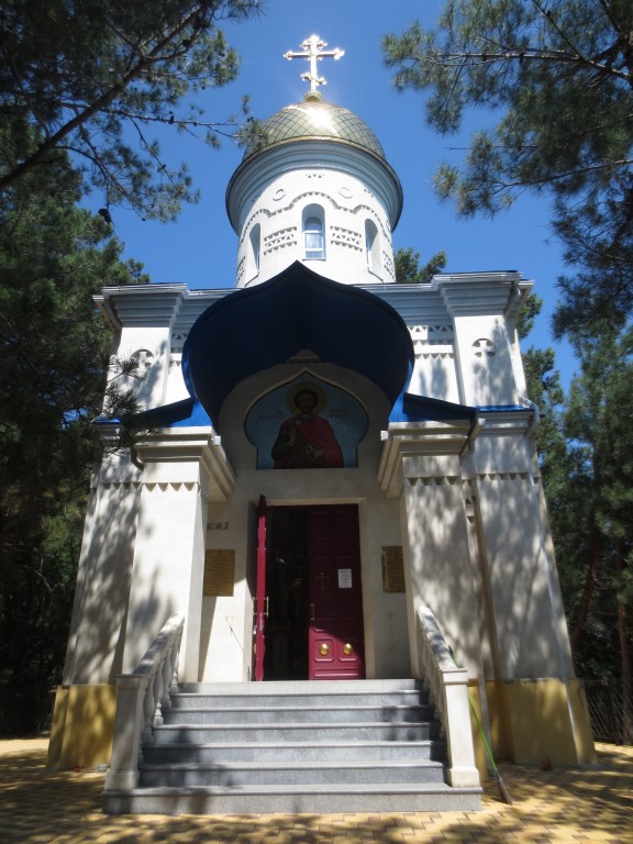 Ольгинка. Церковь Феодора Стратилата. фасады