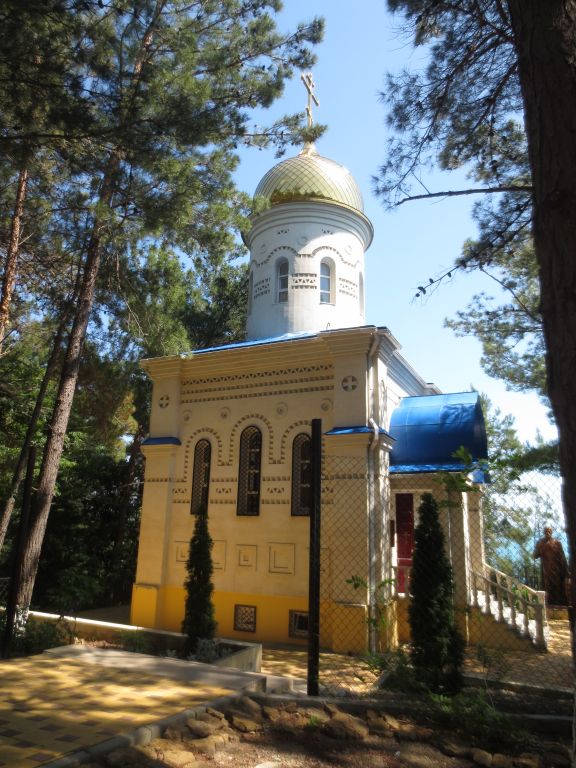 Ольгинка. Церковь Феодора Стратилата. фасады