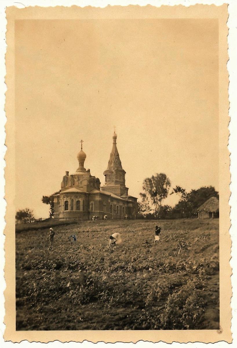 Вид с северо-востока. Фото 1941 г. с аукциона e-bay.de, архивная фотография. Церковь Димитрия Солунского, Журавники (Гороховский район, Украина, Волынская область)