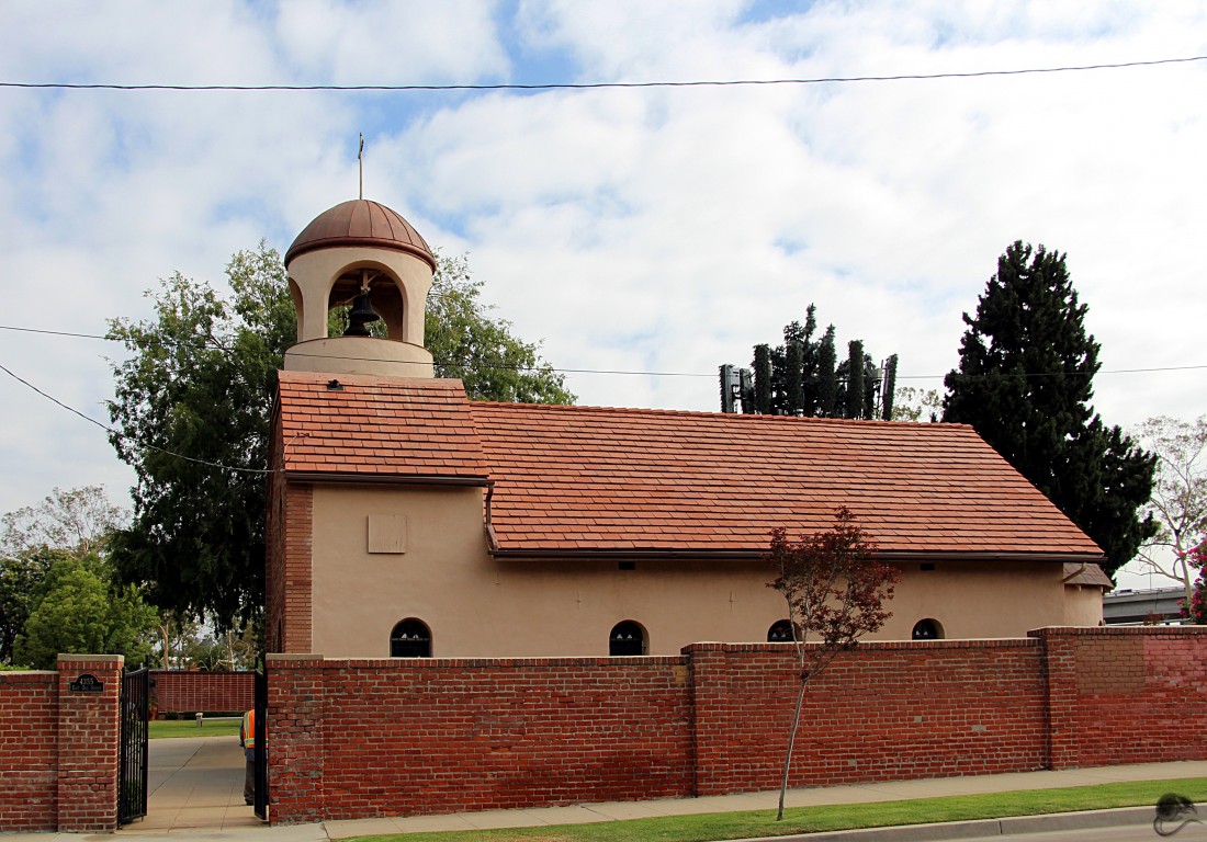 Церковь Саввы Сербского, Лос-Анджелес (Калифорния, США). фасады