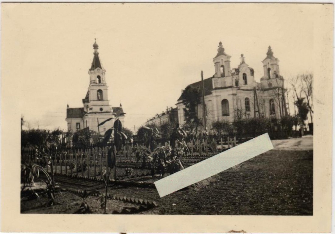 Невель. Собор Успения Пресвятой Богородицы. архивная фотография, Собор слева. Фото 1942 г. с аукциона e-bay.de