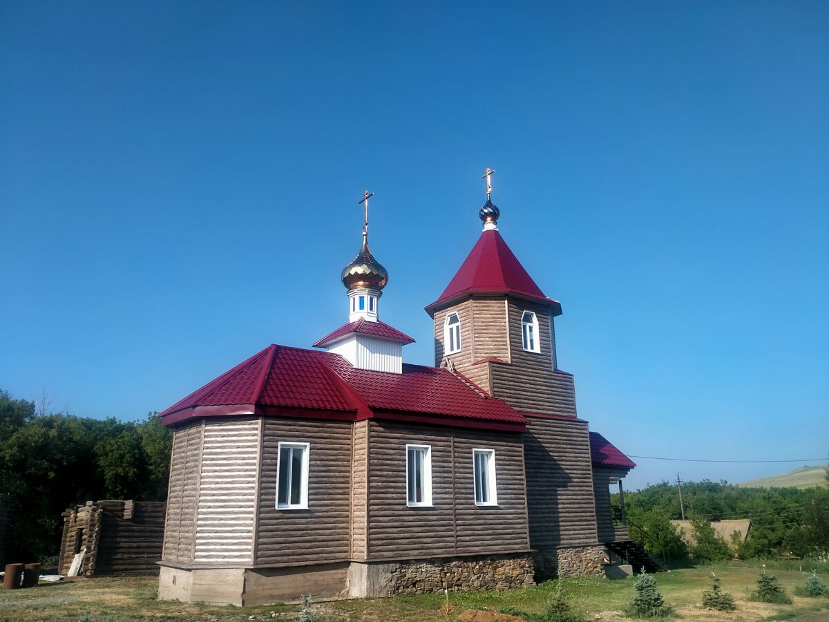 Церковь Казанской иконы Божией Матери, Егорьевка (Курманаевский район, Оренбургская область). общий вид в ландшафте