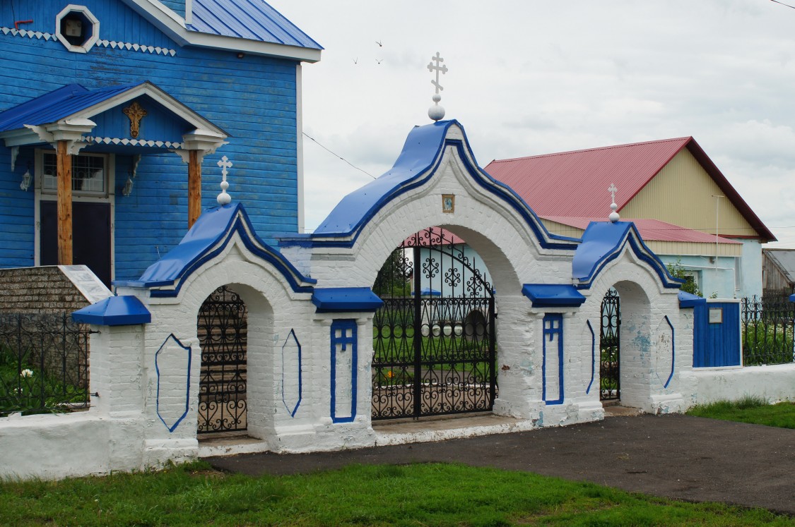 Нордовка. Церковь Космы и Дамиана. архитектурные детали, Западные врата храма.