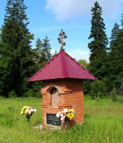 Трасса М8, 99-й километр. Неизвестная часовня