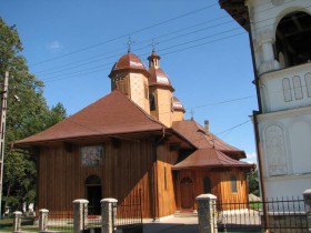 Кымпулунг-Молдовенеск. Церковь Рождества Пресвятой Богородицы