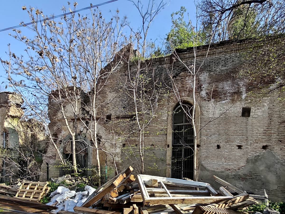 Северный фасад, архитектурные детали. Церковь Георгия Победоносца (Могниси), Мтацминдский район (Тбилиси, город, Грузия)