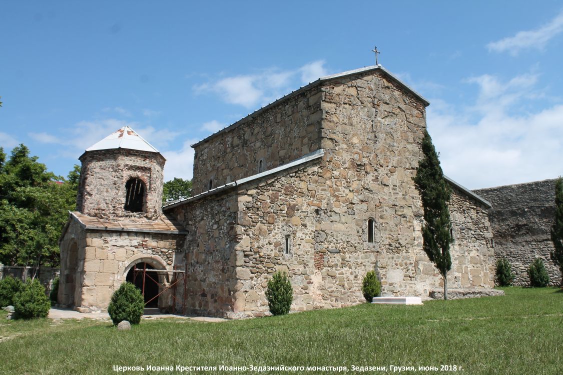 Зедазени. Иоанно-Зедазнийский монастырь. общий вид в ландшафте
