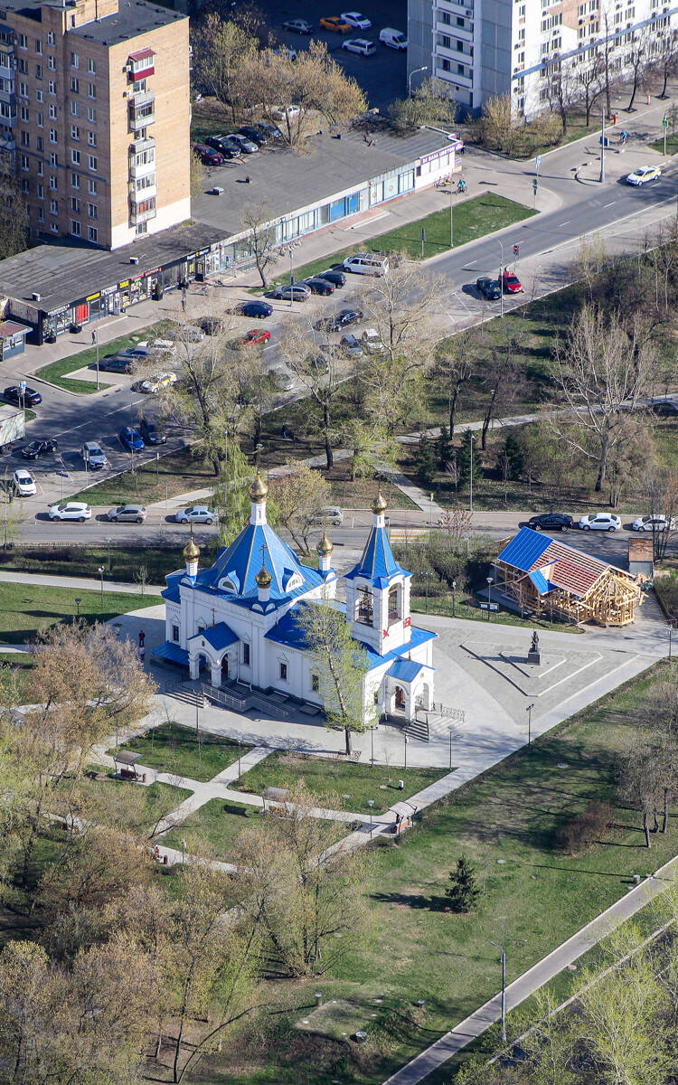 Церковь Ольги равноапостольной в Останкине, Останкинский (Северо-Восточный административный округ (СВАО), г. Москва). общий вид в ландшафте
