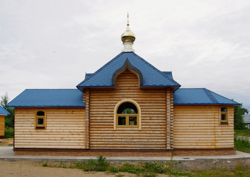 Стрельна. Церковь Петра и Февронии. фасады