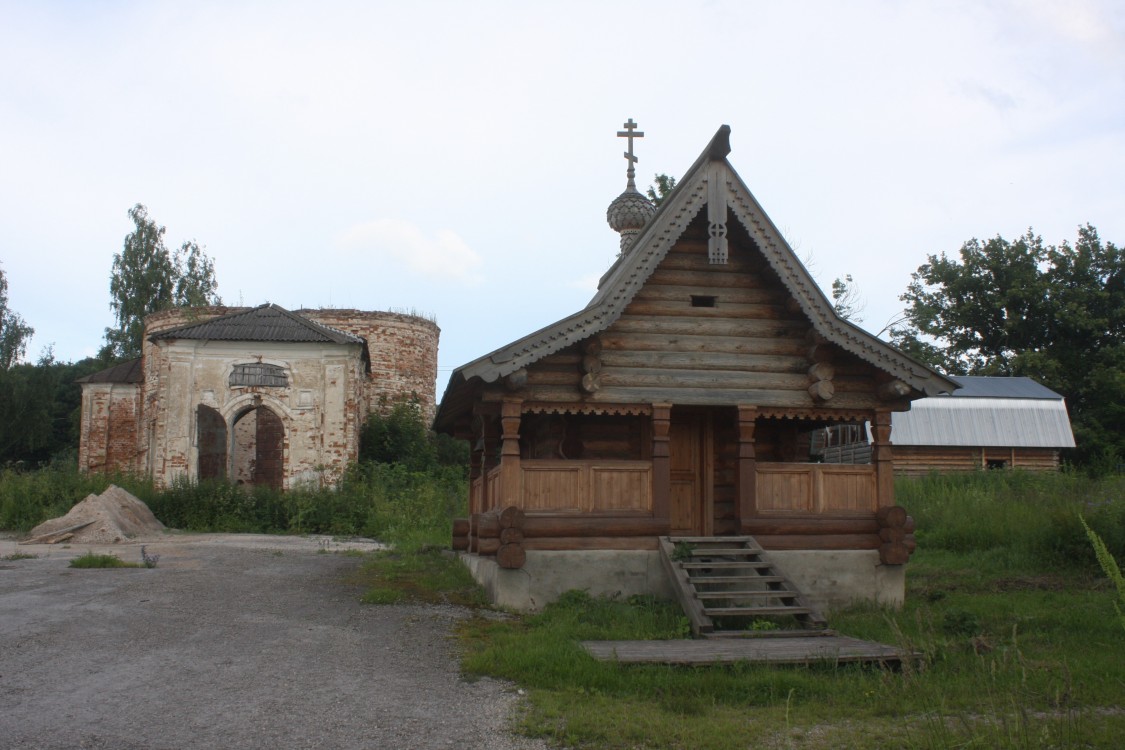 Часовня Серафима Вырицкого, Пластово (Алексинский район и пос. Новогуровский, Тульская область). фасады