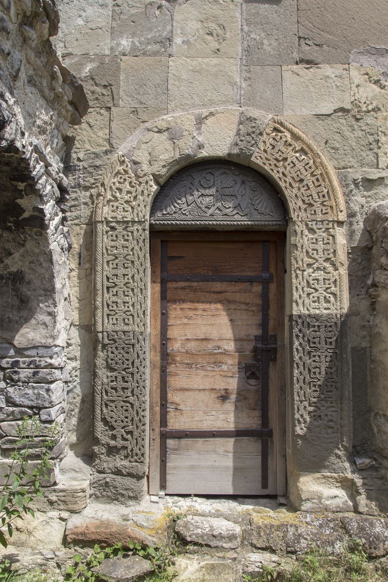 Церковь Георгия  Победоносца, Икви, урочище (Шида-Картли, Грузия). архитектурные детали, южный портал