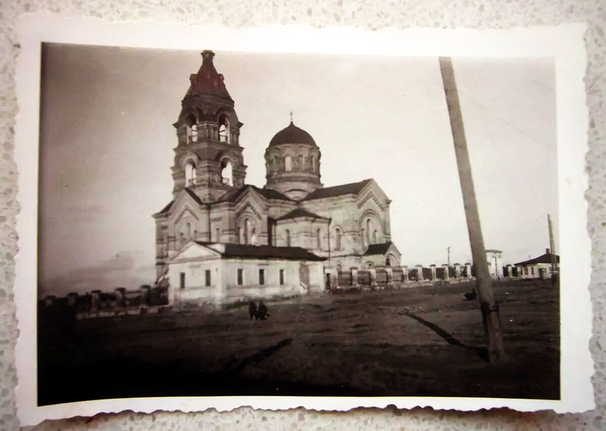 Церковь Богоявления Господня в Богоявленске, Николаев (Николаевский район, Украина, Николаевская область). архивная фотография, Храм незадолго до подрыва. С аукциона e-bay.de
