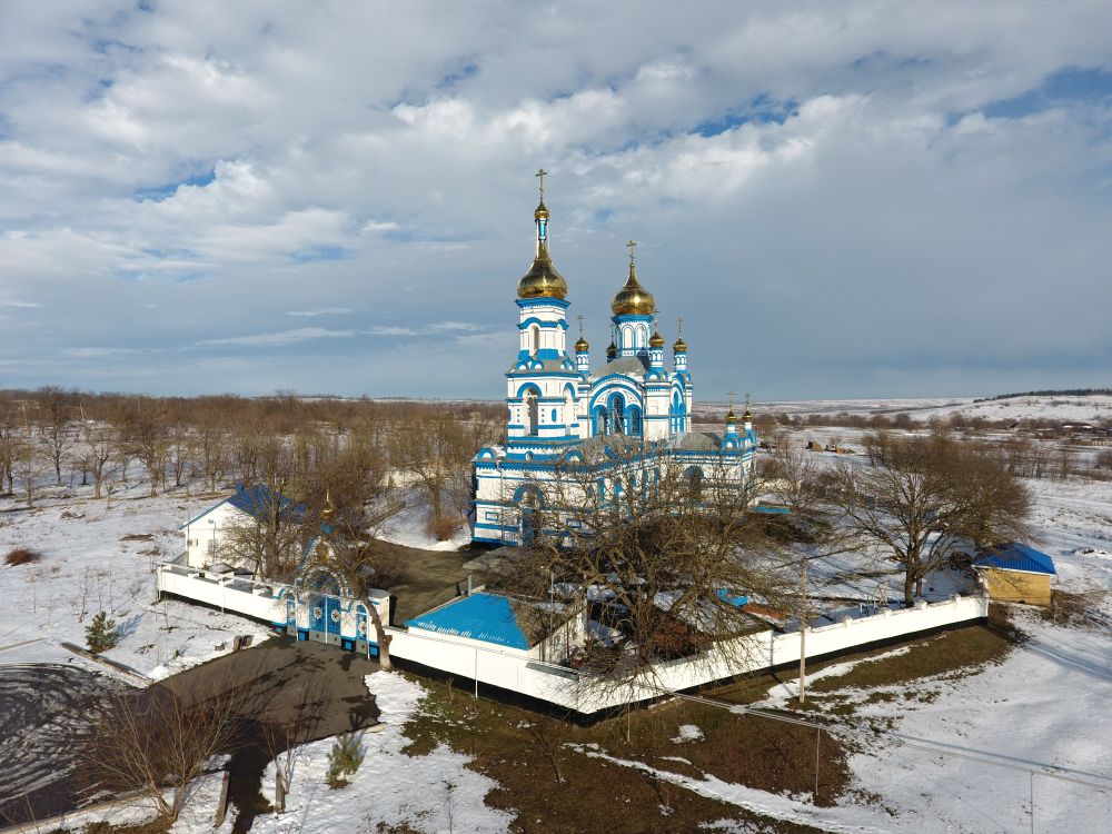 Кугульта. Церковь Николая Чудотворца. общий вид в ландшафте, Свято-Никольский храм