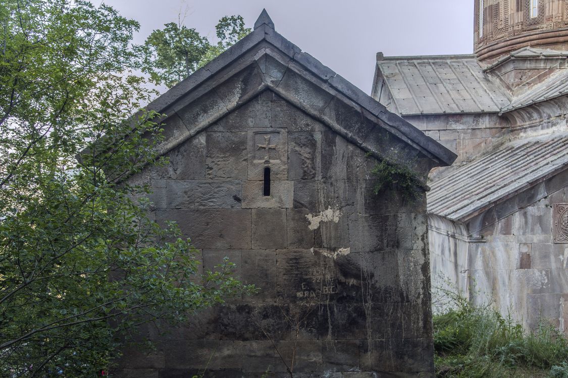 Сапара. Успенский монастырь. Церковь Иоанна Предтечи. фасады, западный фасад