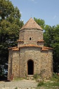 Старая Шуамта. Монастырь Дзвели Шуамта.  Неизвестная церковь (малая купольная)