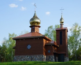 Бобровники. Кладбищенская церковь Воскресения Христова