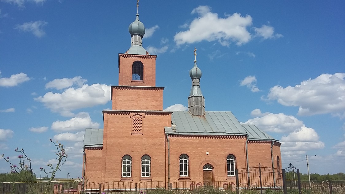 Церковь Георгия Победоносца, Логачевка (Тоцкий район, Оренбургская область). фасады