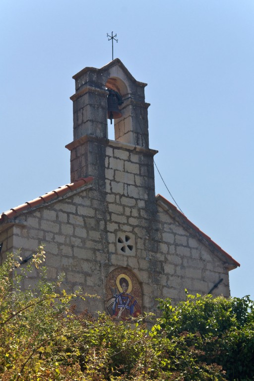 Верба (Vrba). Церковь Димитрия Солунского. фасады, Вид на церковь сверху