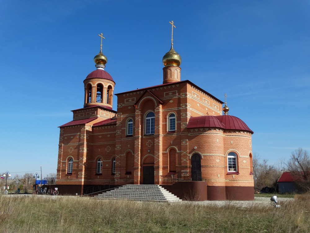 Церковь Георгия Победоносца, Красноярский (Кваркенский район, Оренбургская область). фасады